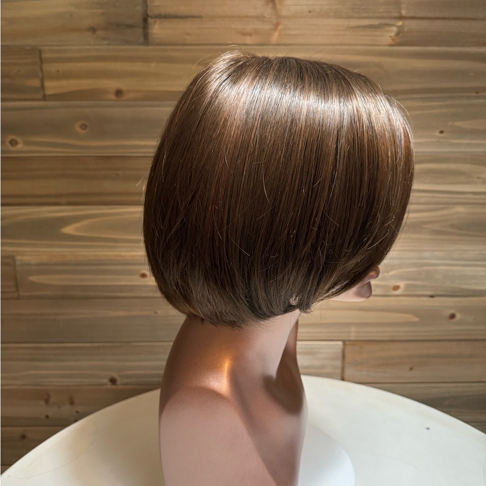 Jon Renau Bob wig. Nita? Petite in color 6/33. New without tags.